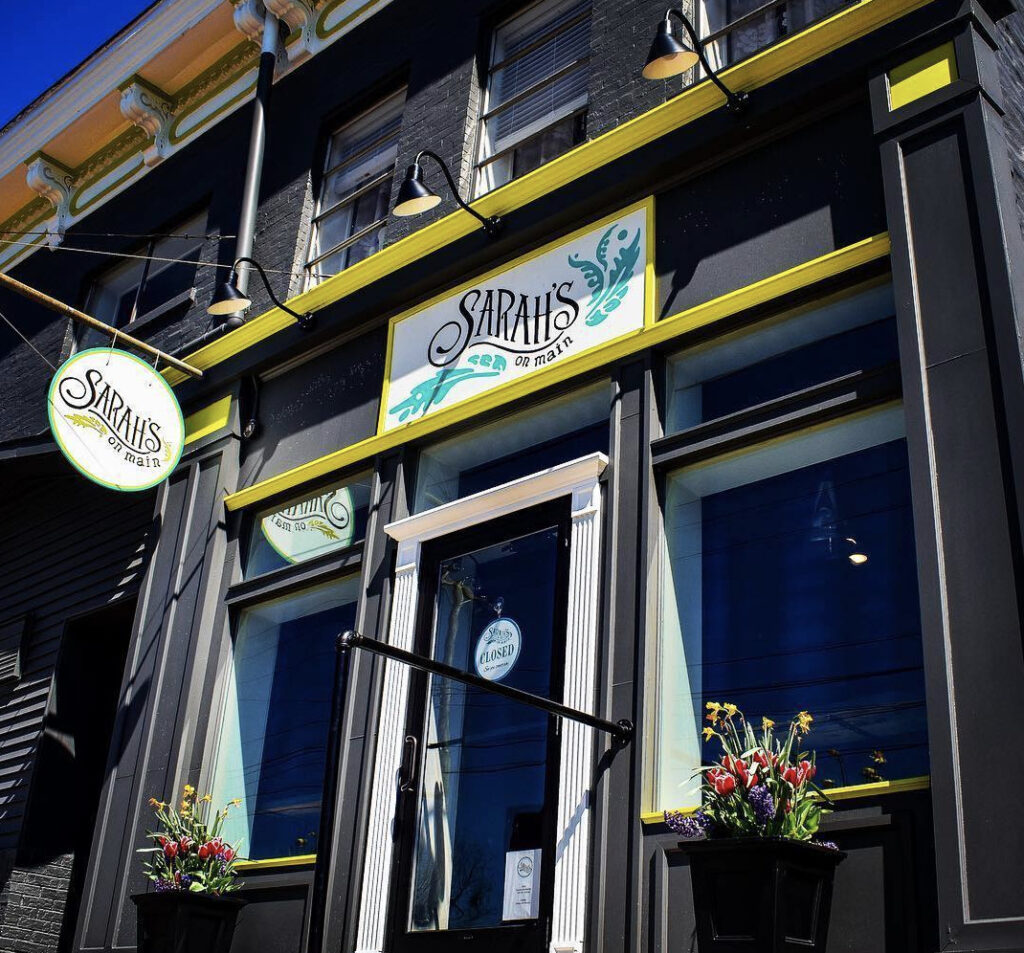 Sarah's on main storefront image